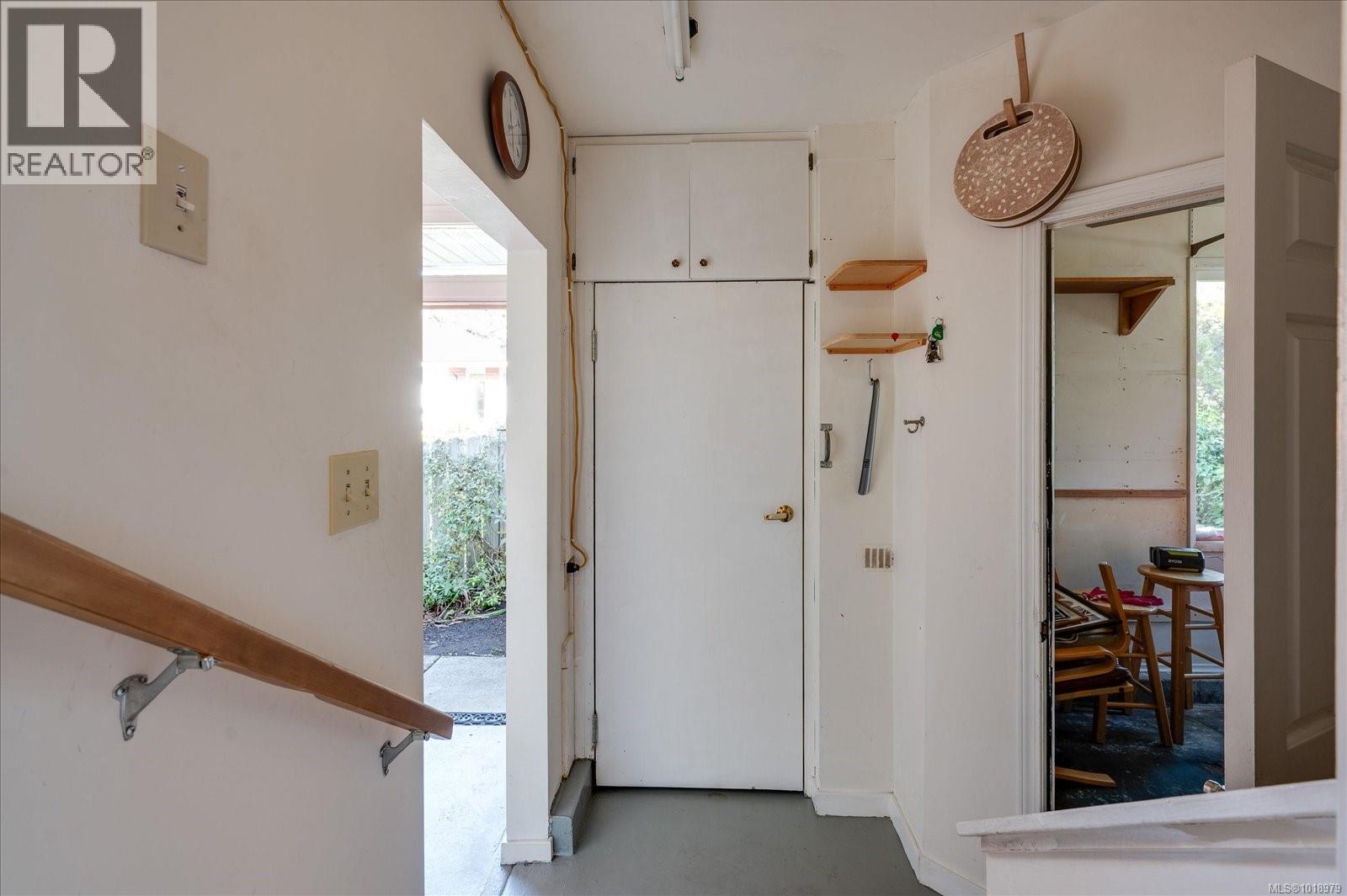 498 DALMATIAN Dr, Parksville