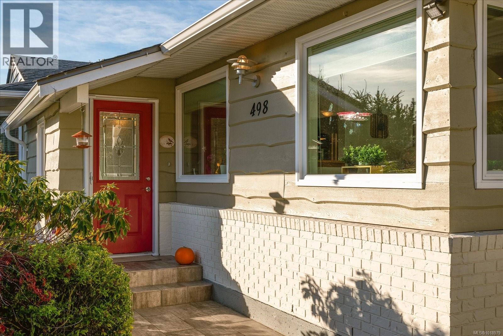 498 DALMATIAN Dr, Parksville