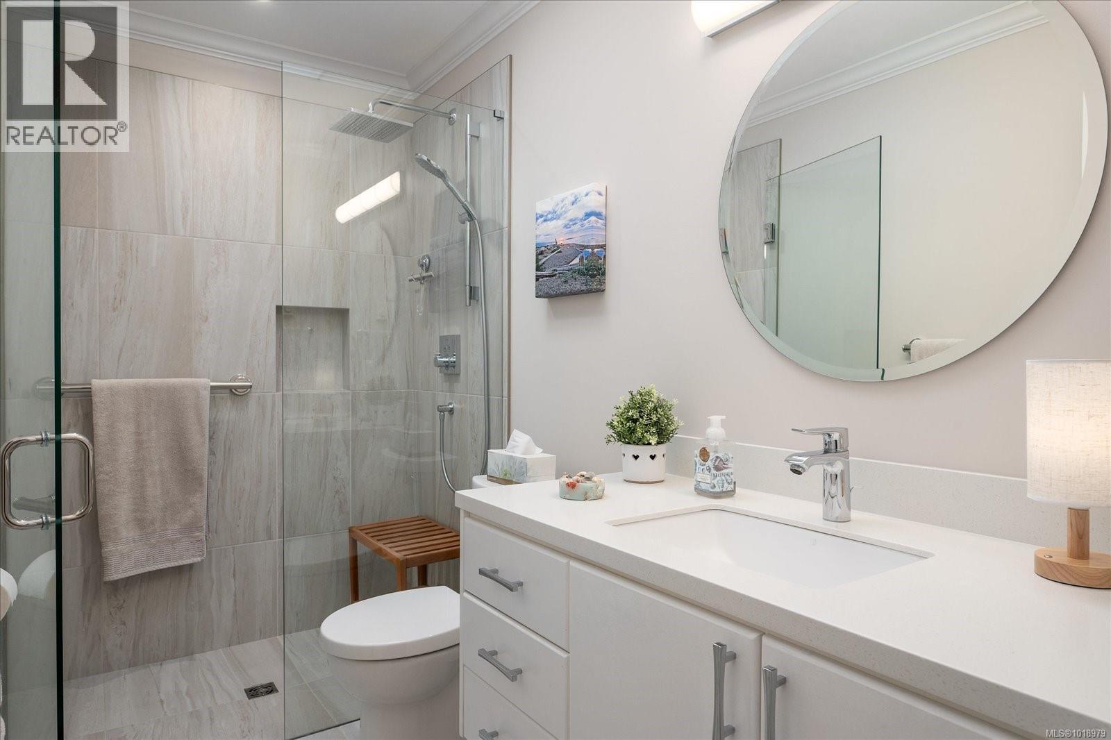 498 DALMATIAN Dr, Parksville