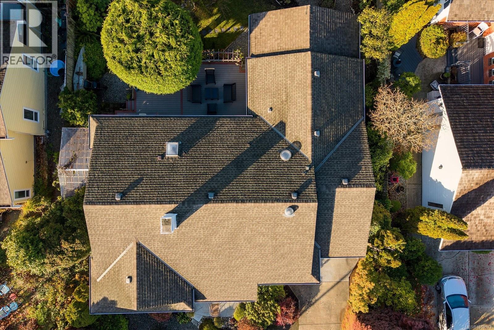 498 DALMATIAN Dr, Parksville