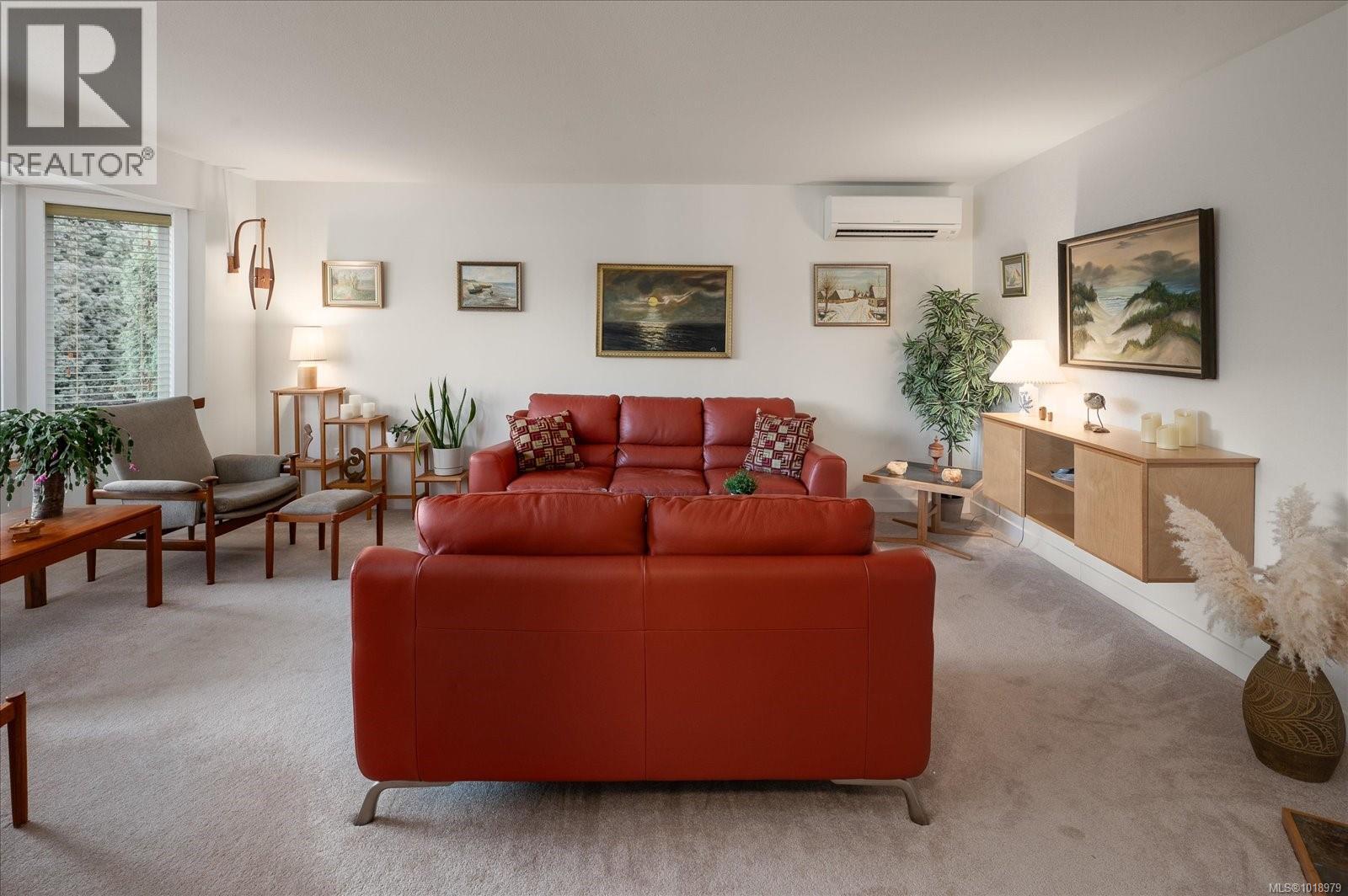 498 DALMATIAN Dr, Parksville