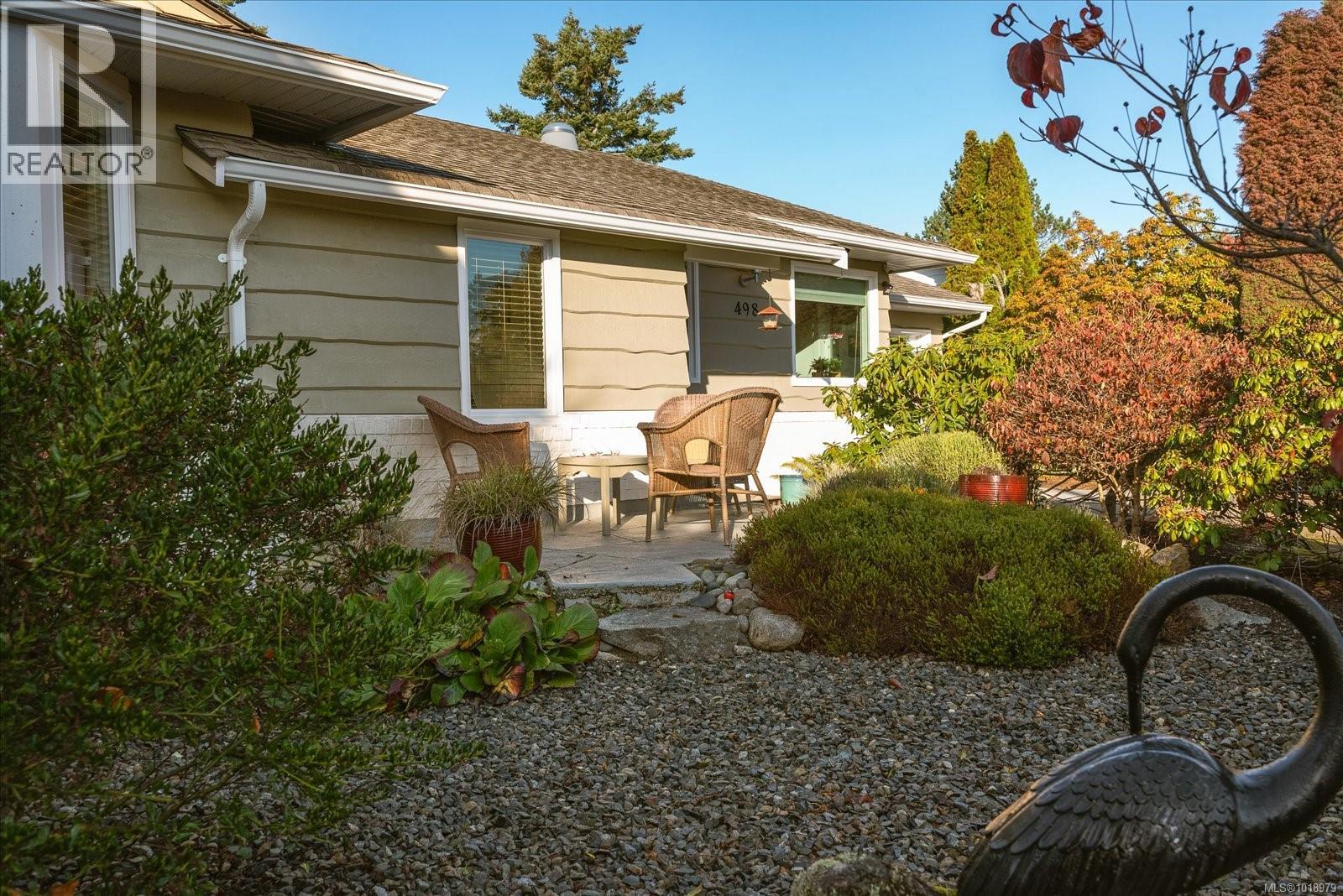 498 DALMATIAN Dr, Parksville