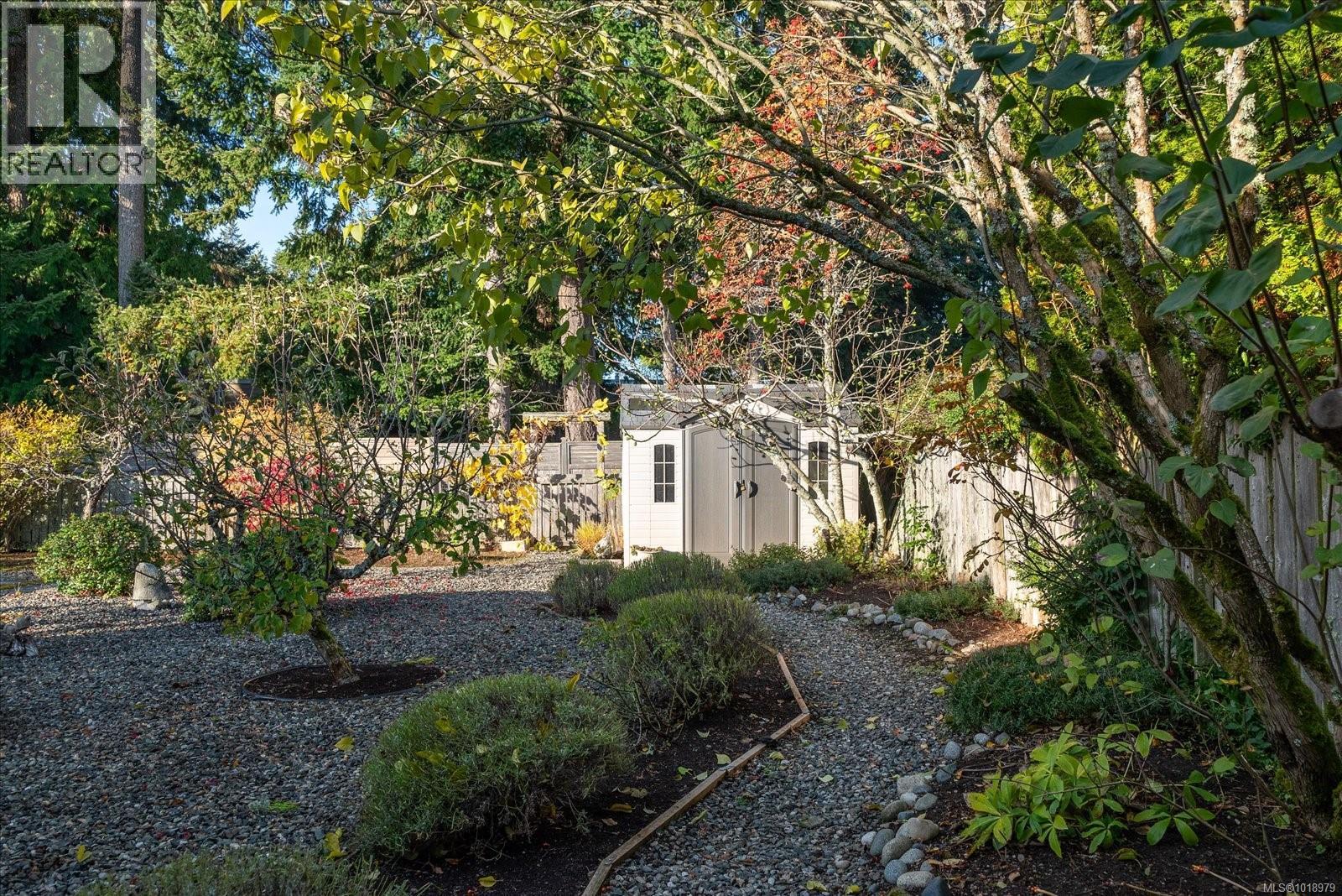 498 DALMATIAN Dr, Parksville