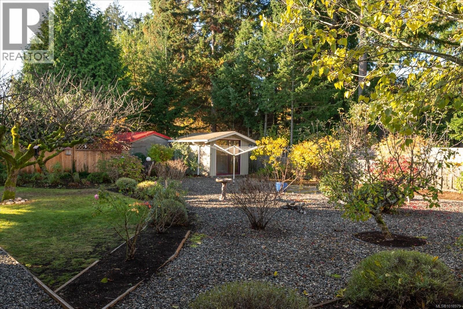 498 DALMATIAN Dr, Parksville