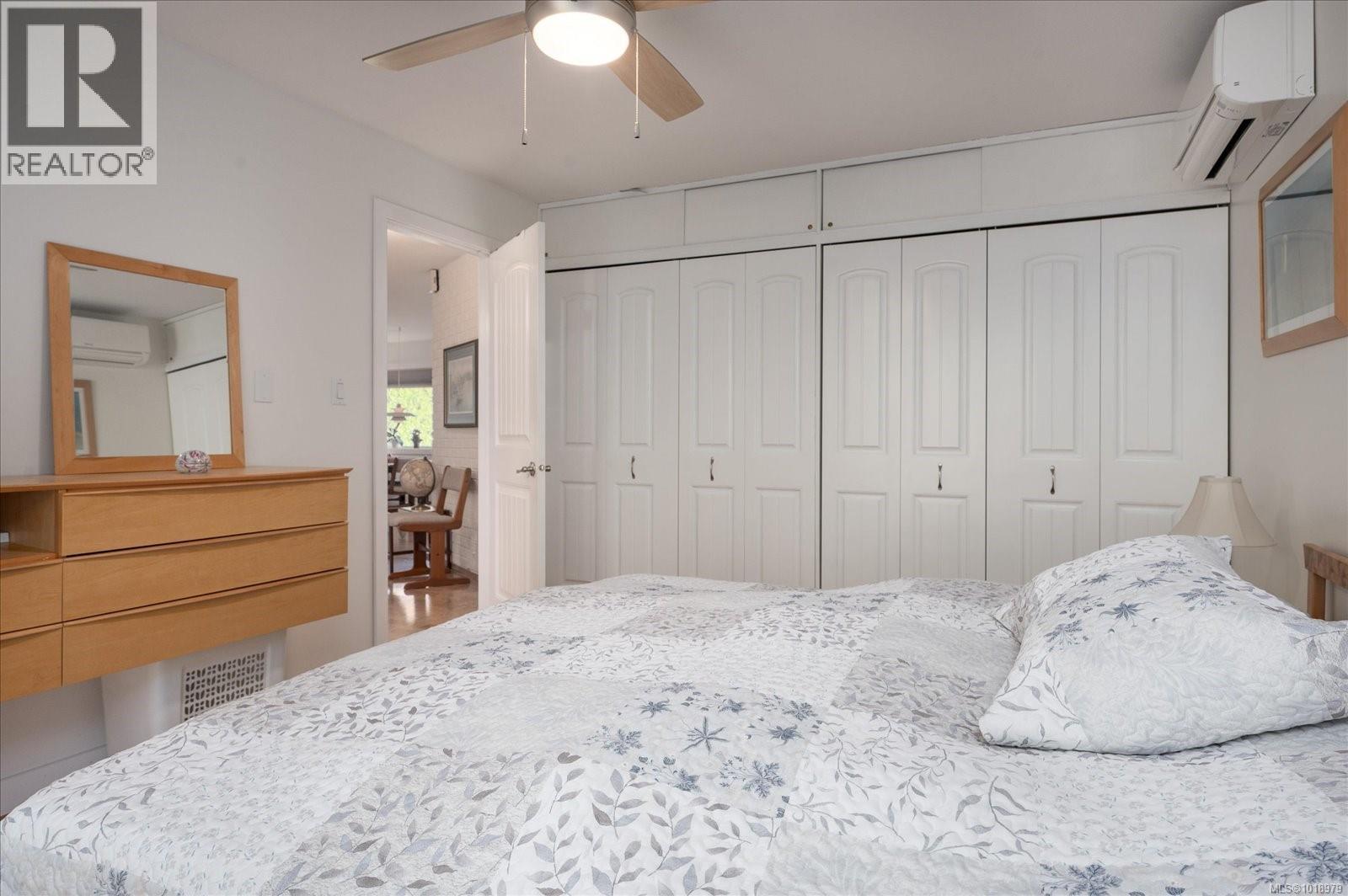 498 DALMATIAN Dr, Parksville