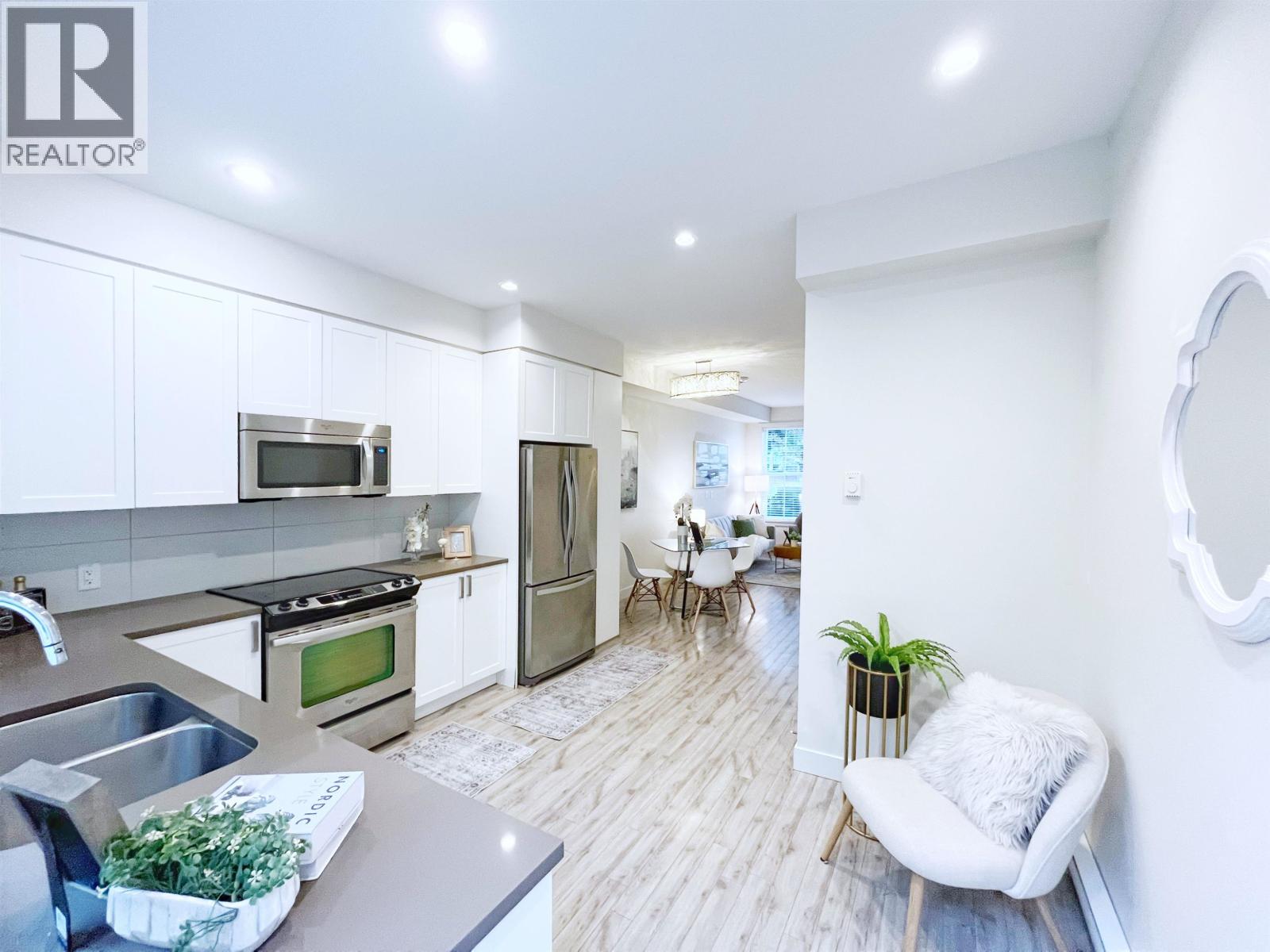 27 7458 BRITTON STREET, Burnaby