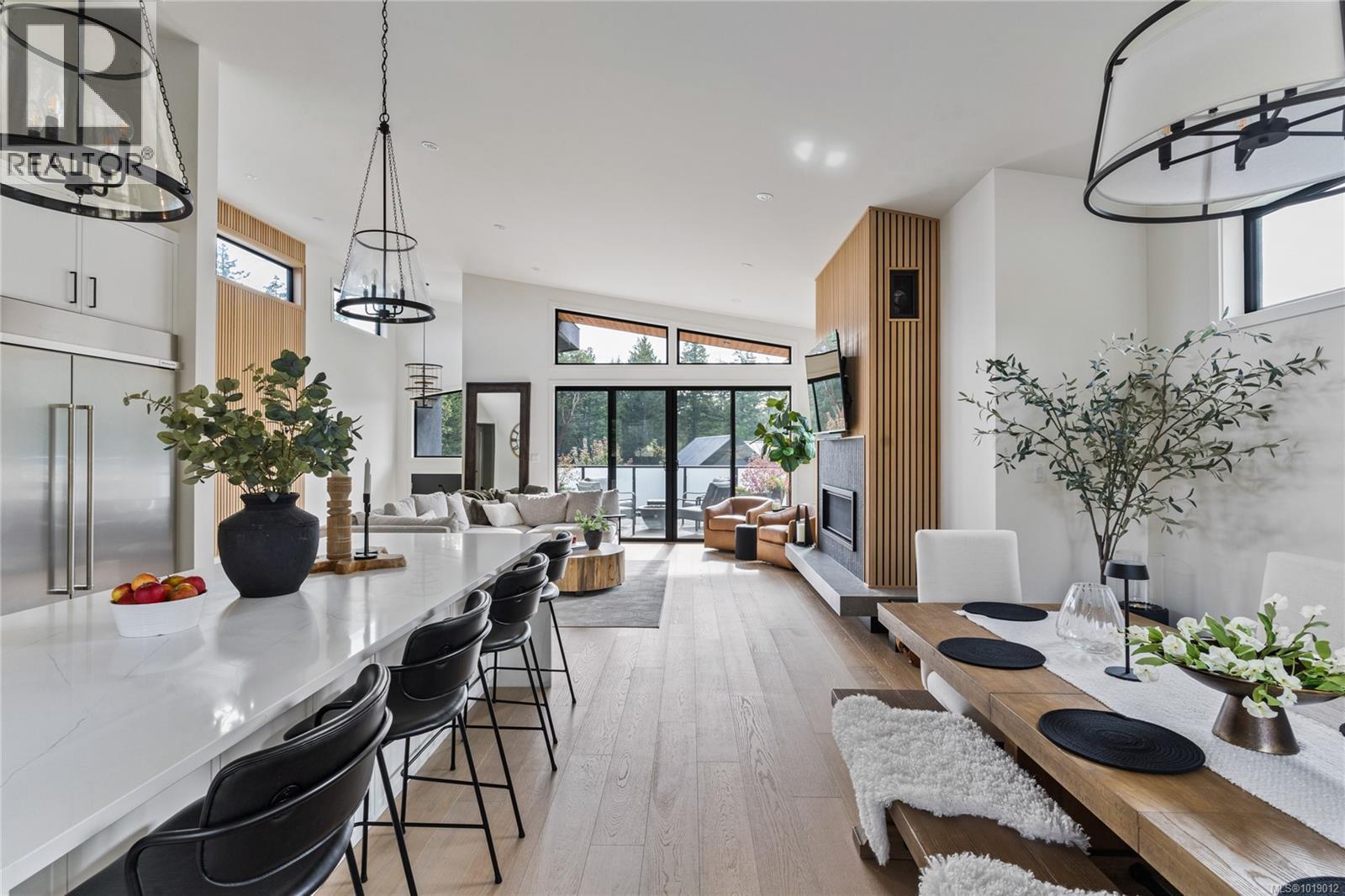 640 Medalist Ave, Colwood