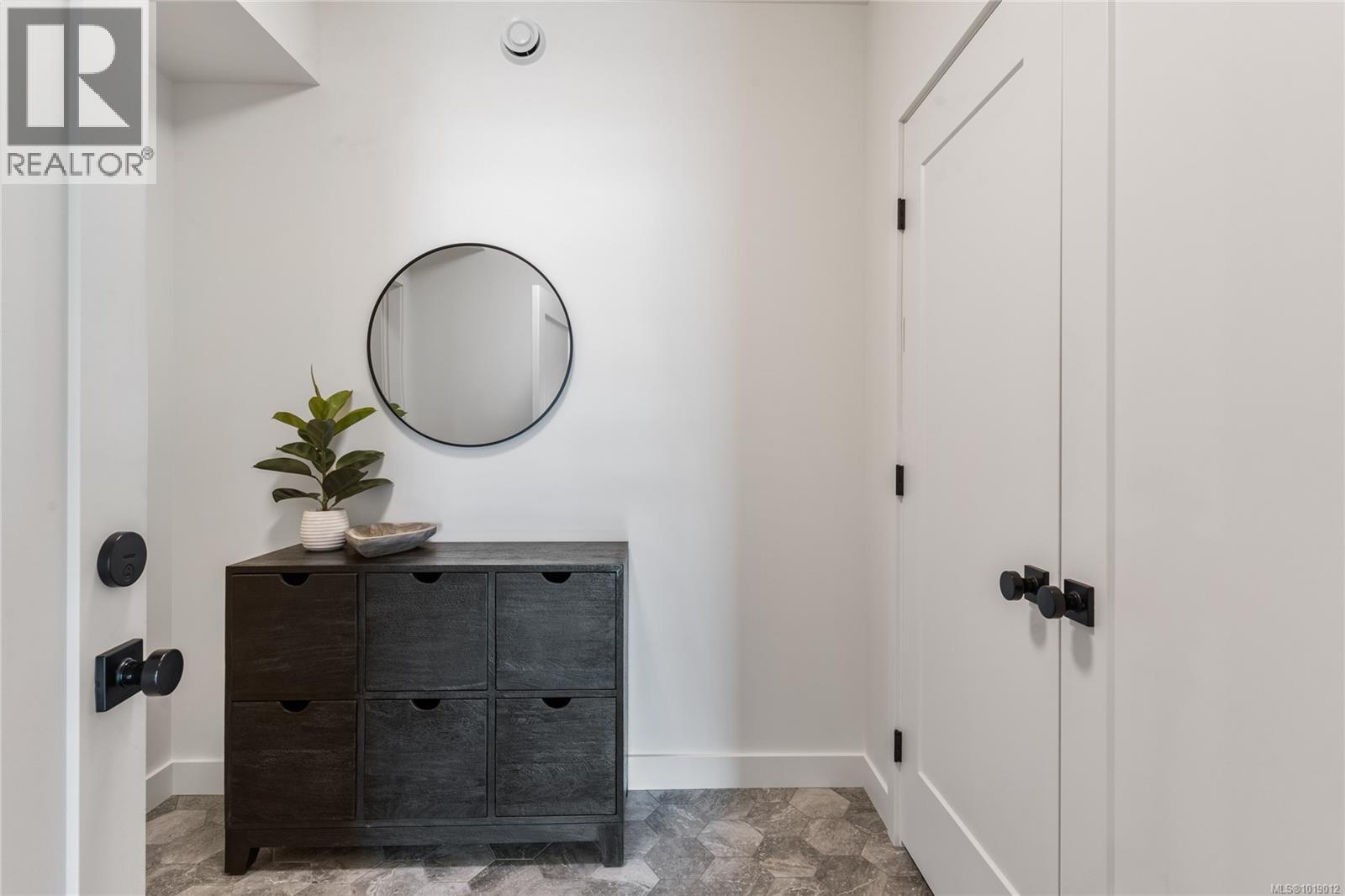 640 Medalist Ave, Colwood