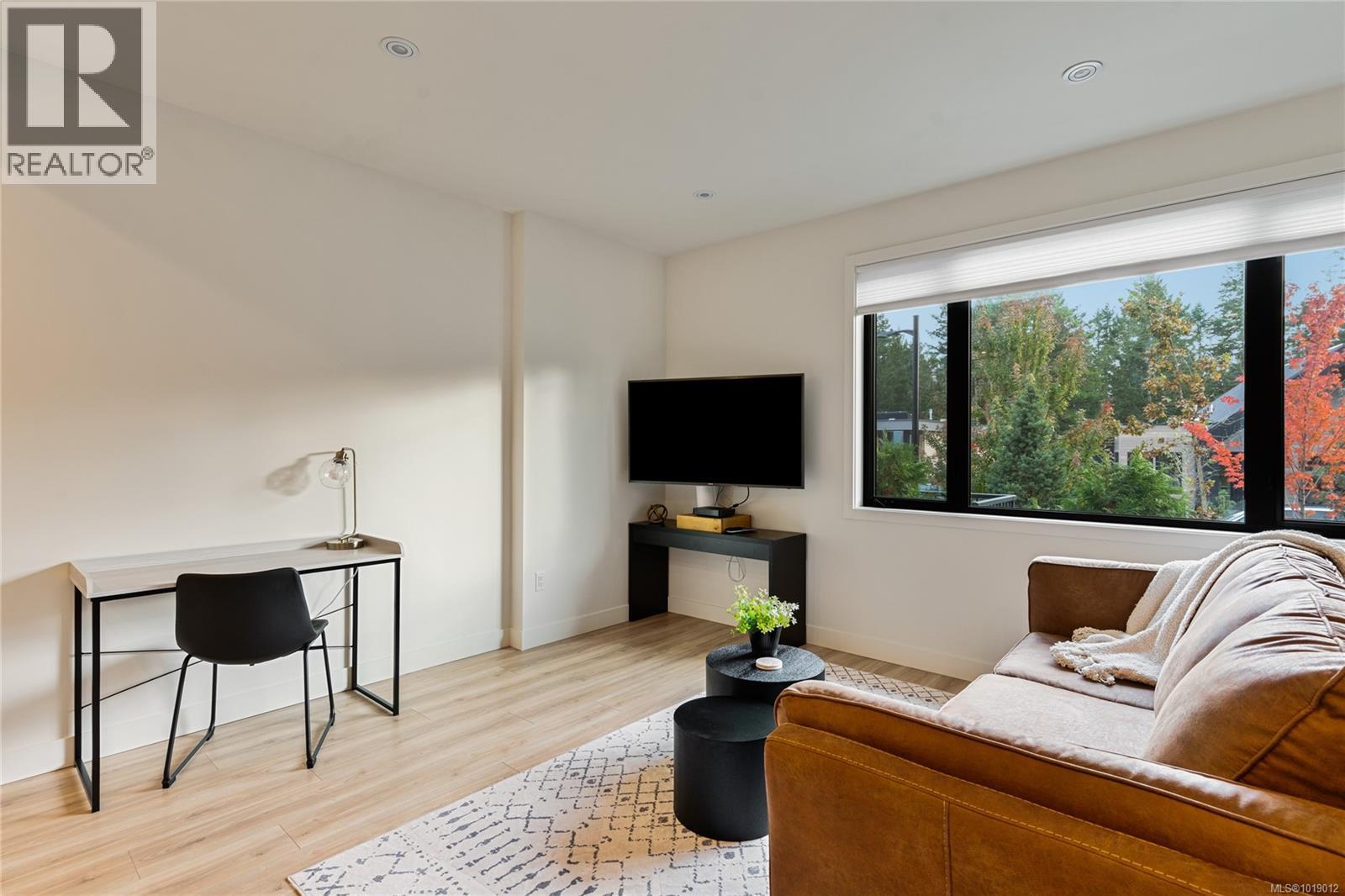 640 Medalist Ave, Colwood