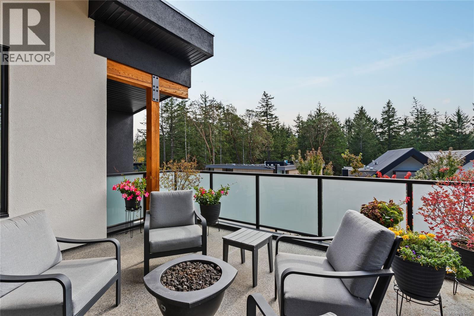 640 Medalist Ave, Colwood