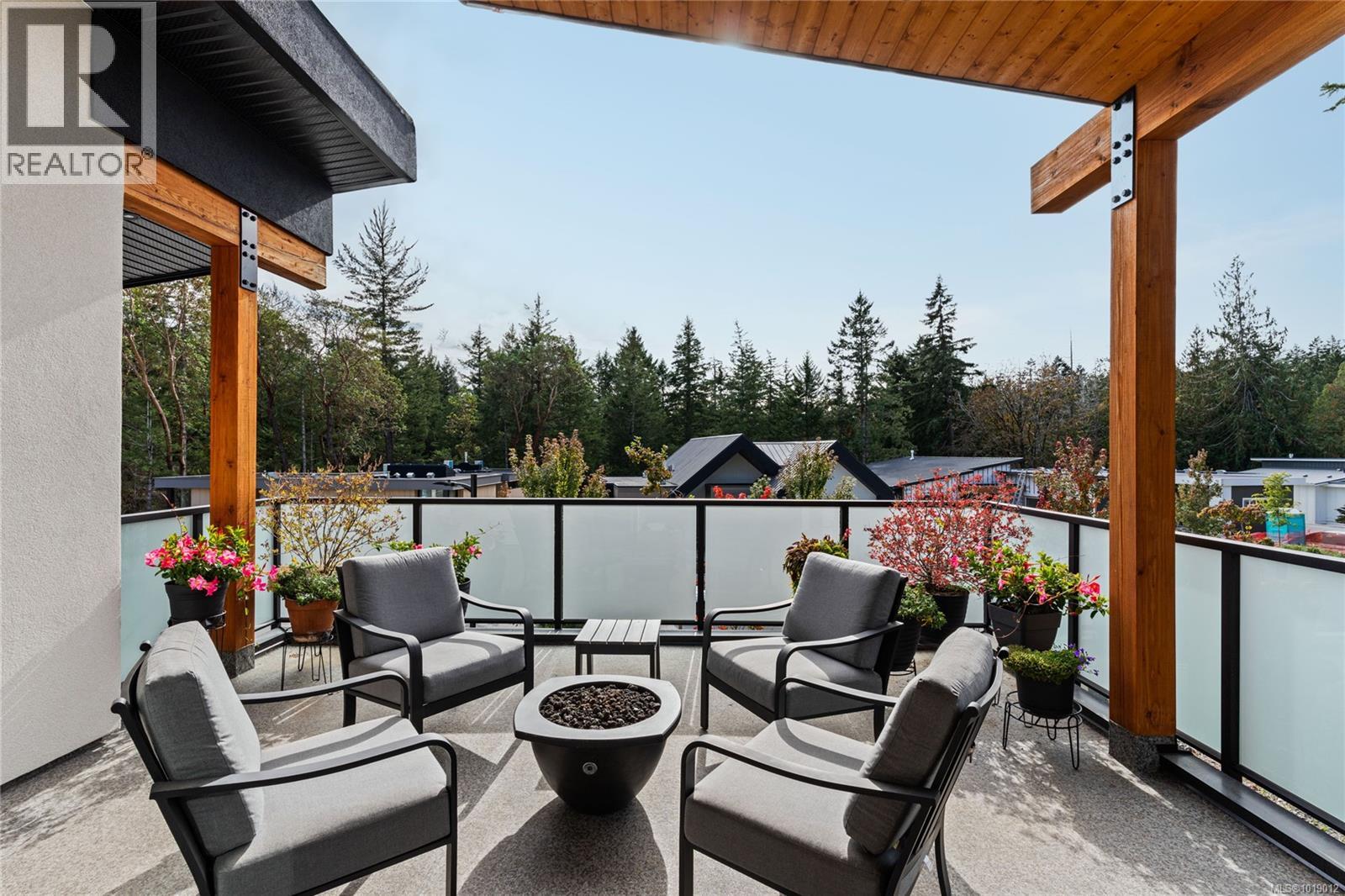 640 Medalist Ave, Colwood