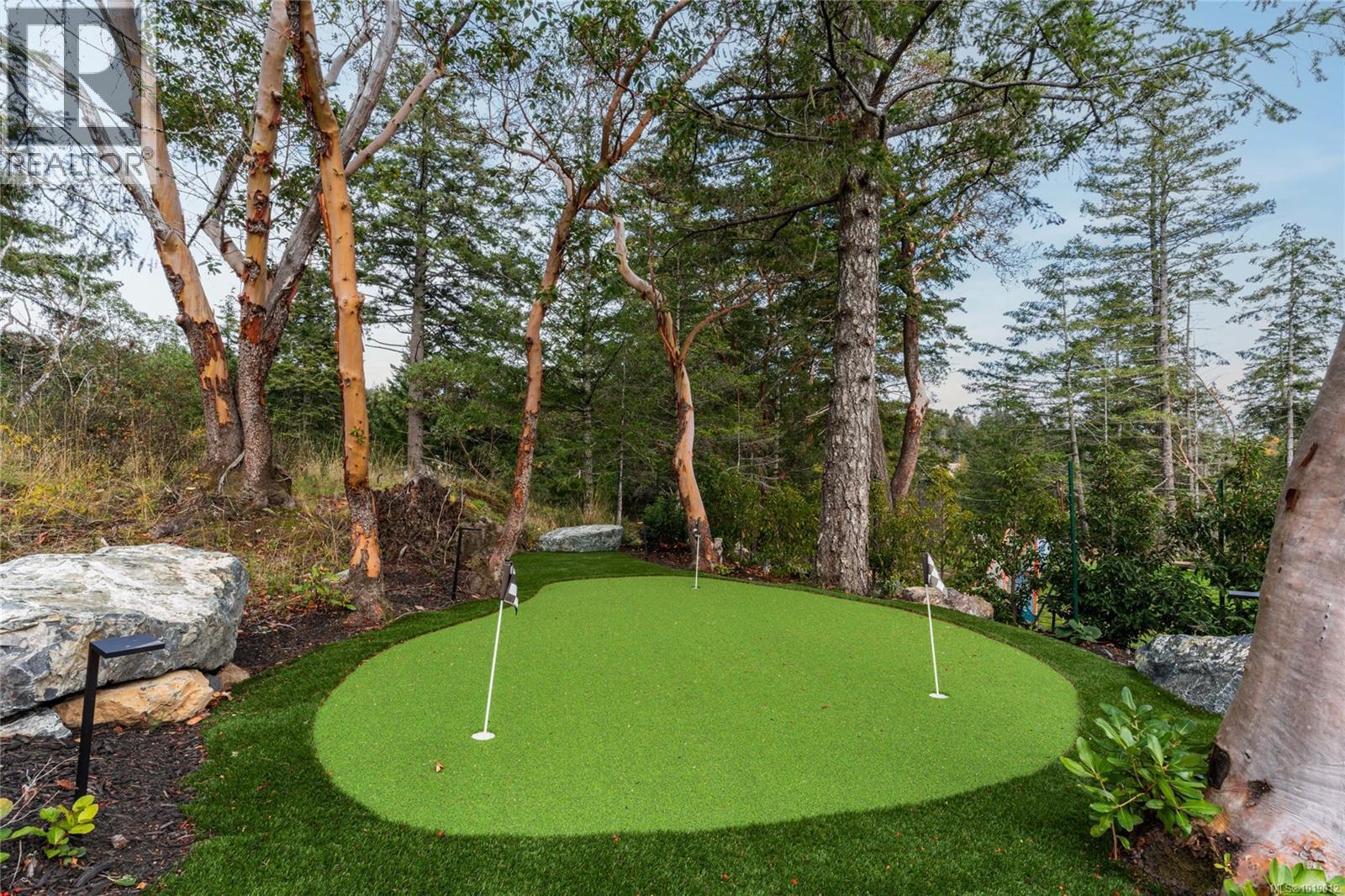 640 Medalist Ave, Colwood