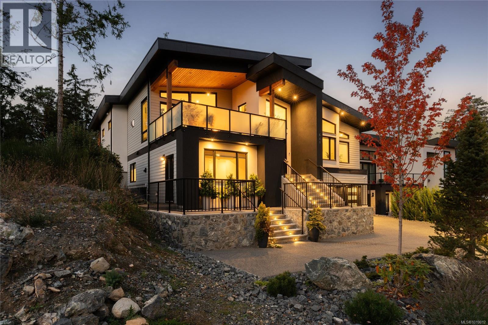 640 Medalist Ave, Colwood