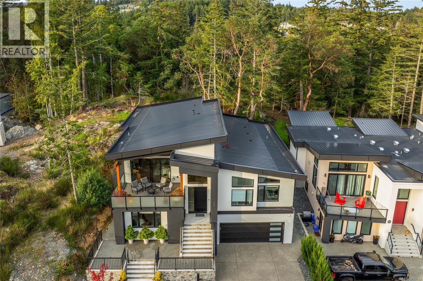 640 Medalist Ave, Colwood