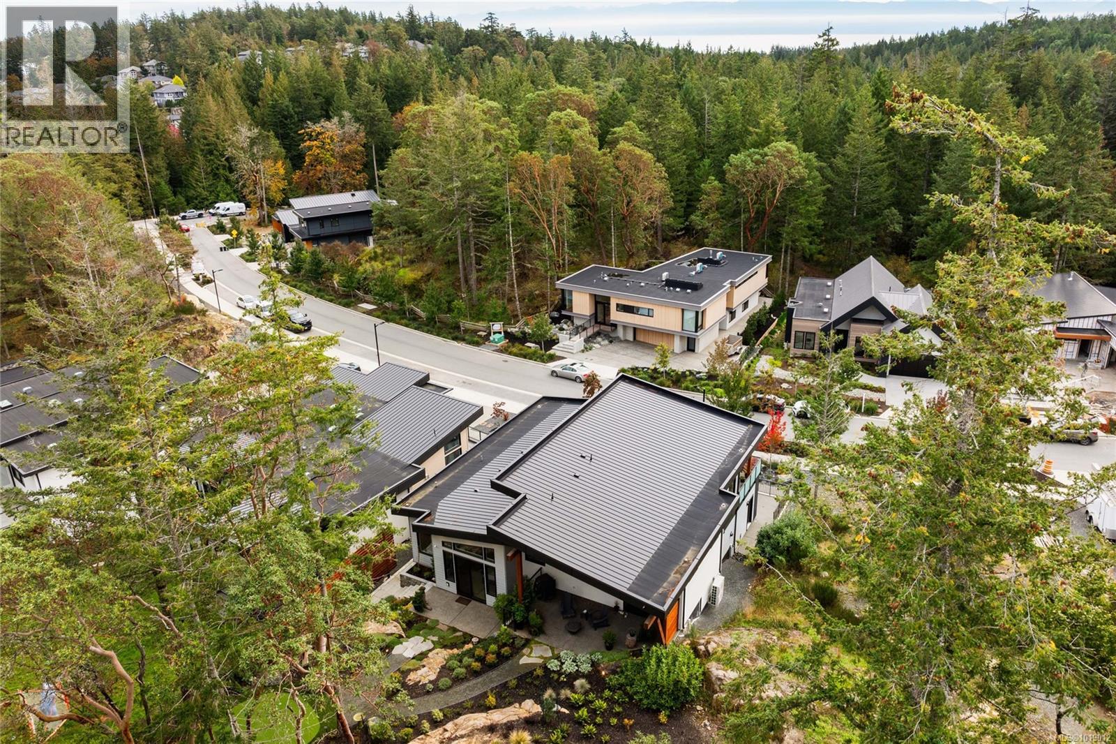 640 Medalist Ave, Colwood