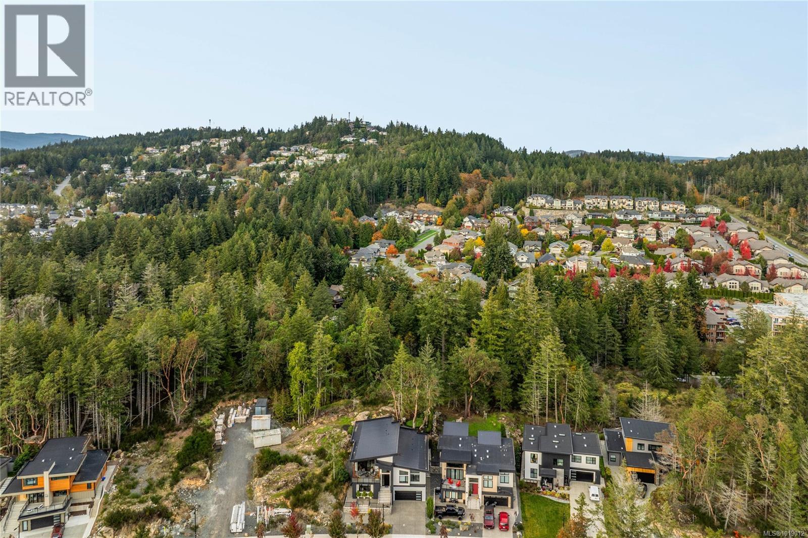 640 Medalist Ave, Colwood