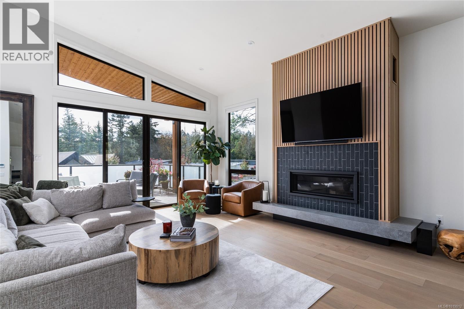 640 Medalist Ave, Colwood