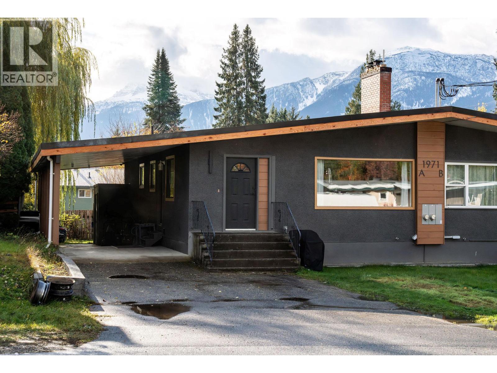 1971 Fairway Road Unit# A, Revelstoke