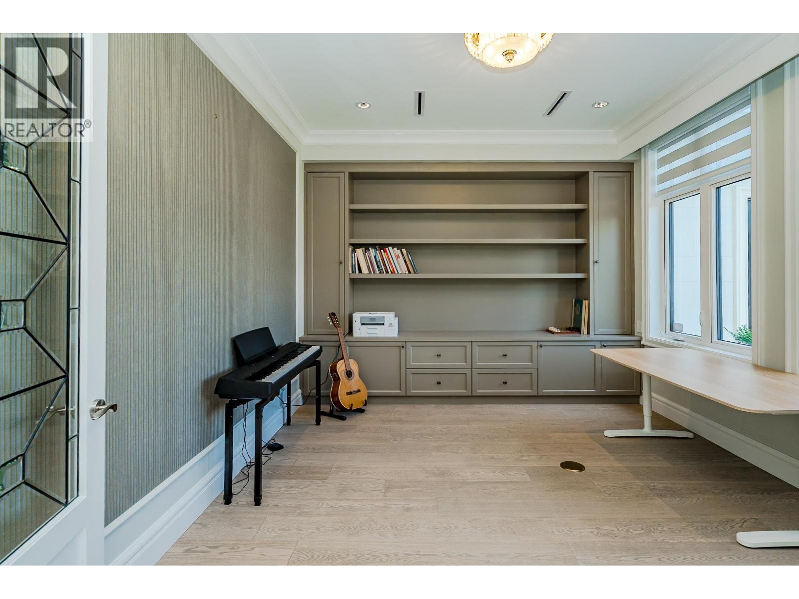 9491 DESMOND ROAD, Richmond