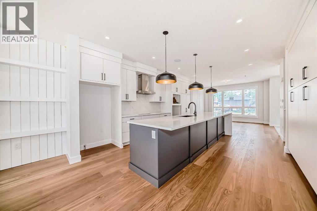 Single Family House for Sale in   Avenue NW Bowness Calgary 