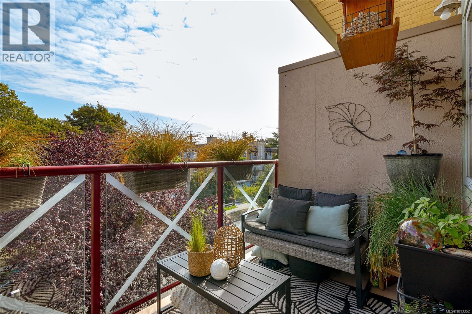 410 2560 Wark Street, Victoria