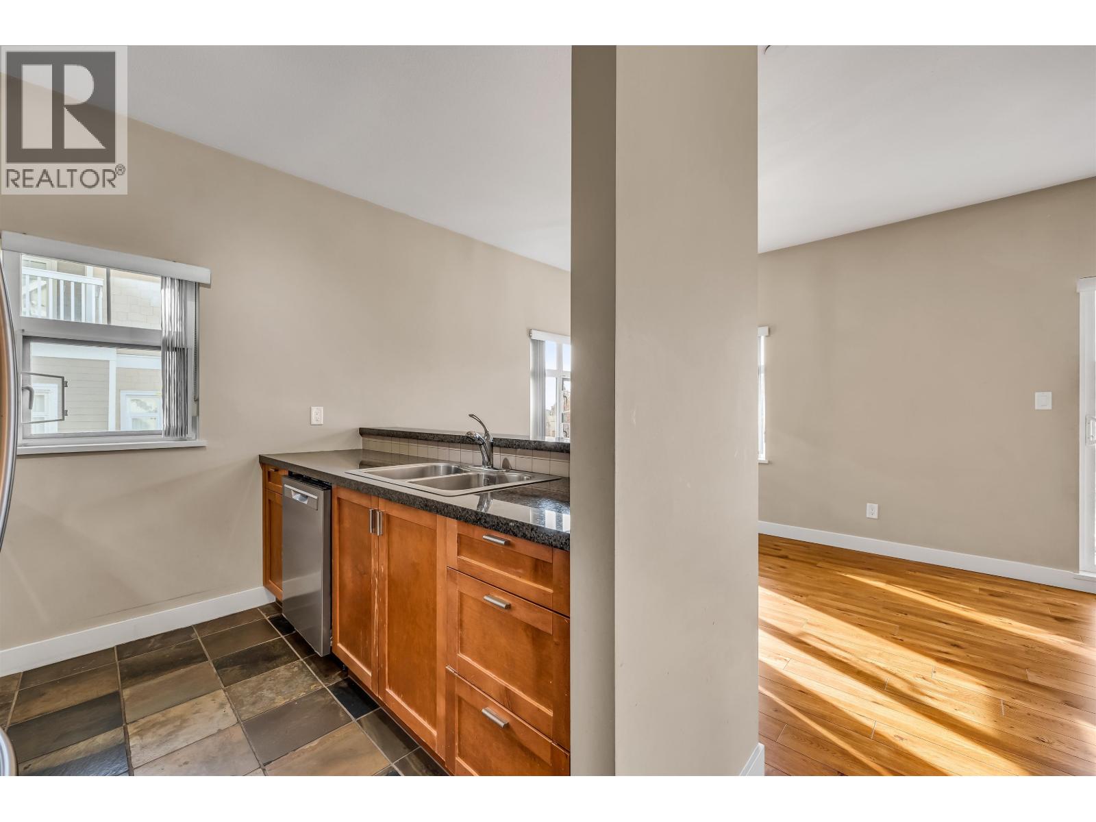 157 7388 MACPHERSON AVENUE, Burnaby