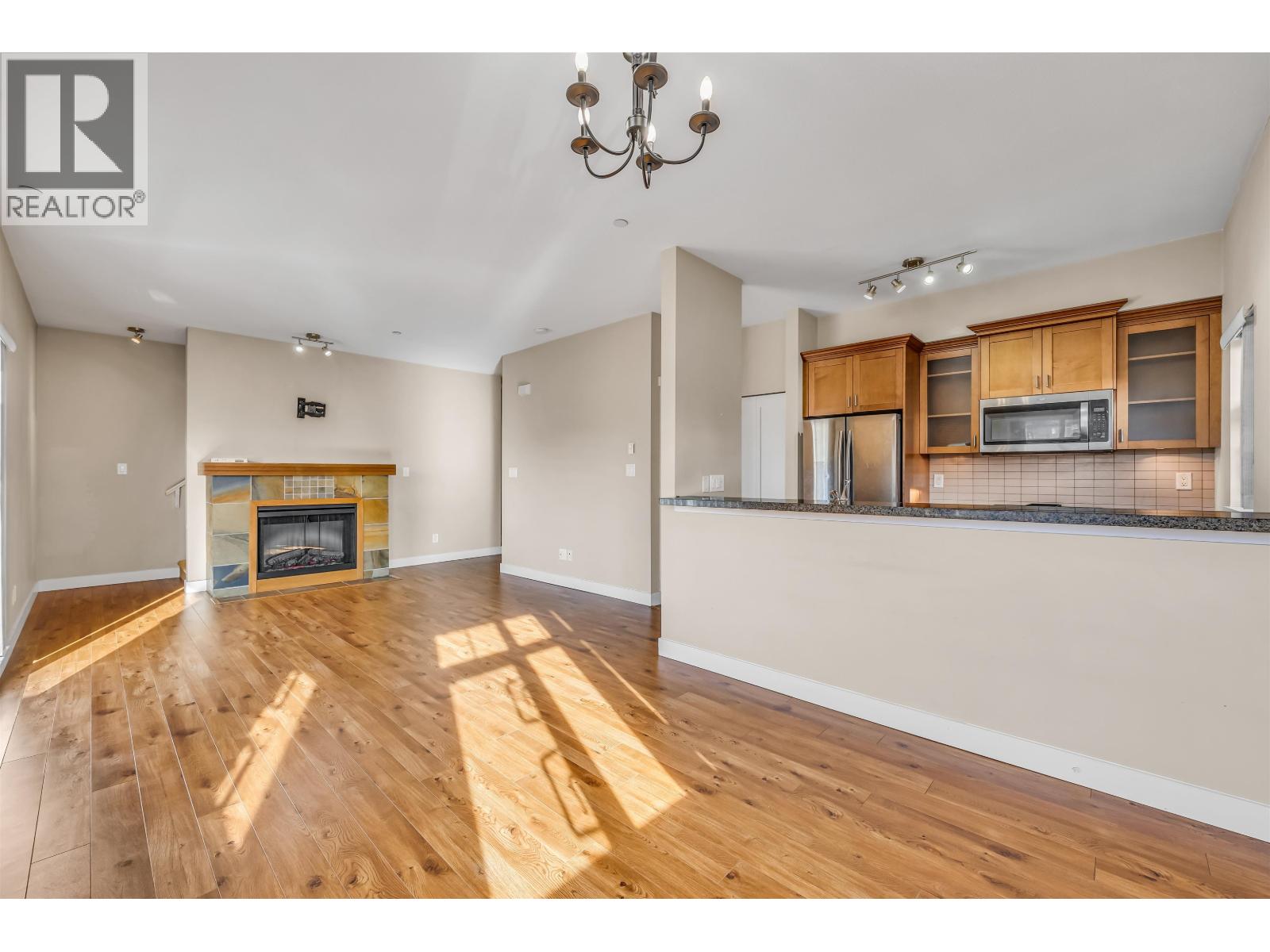 157 7388 MACPHERSON AVENUE, Burnaby