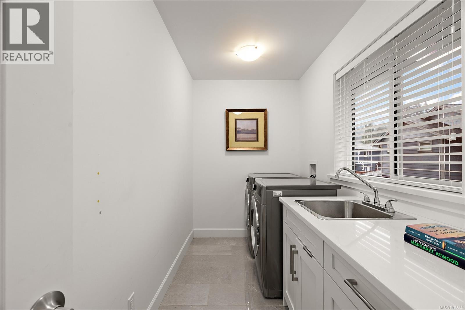 5869 Deuchars Dr, Duncan