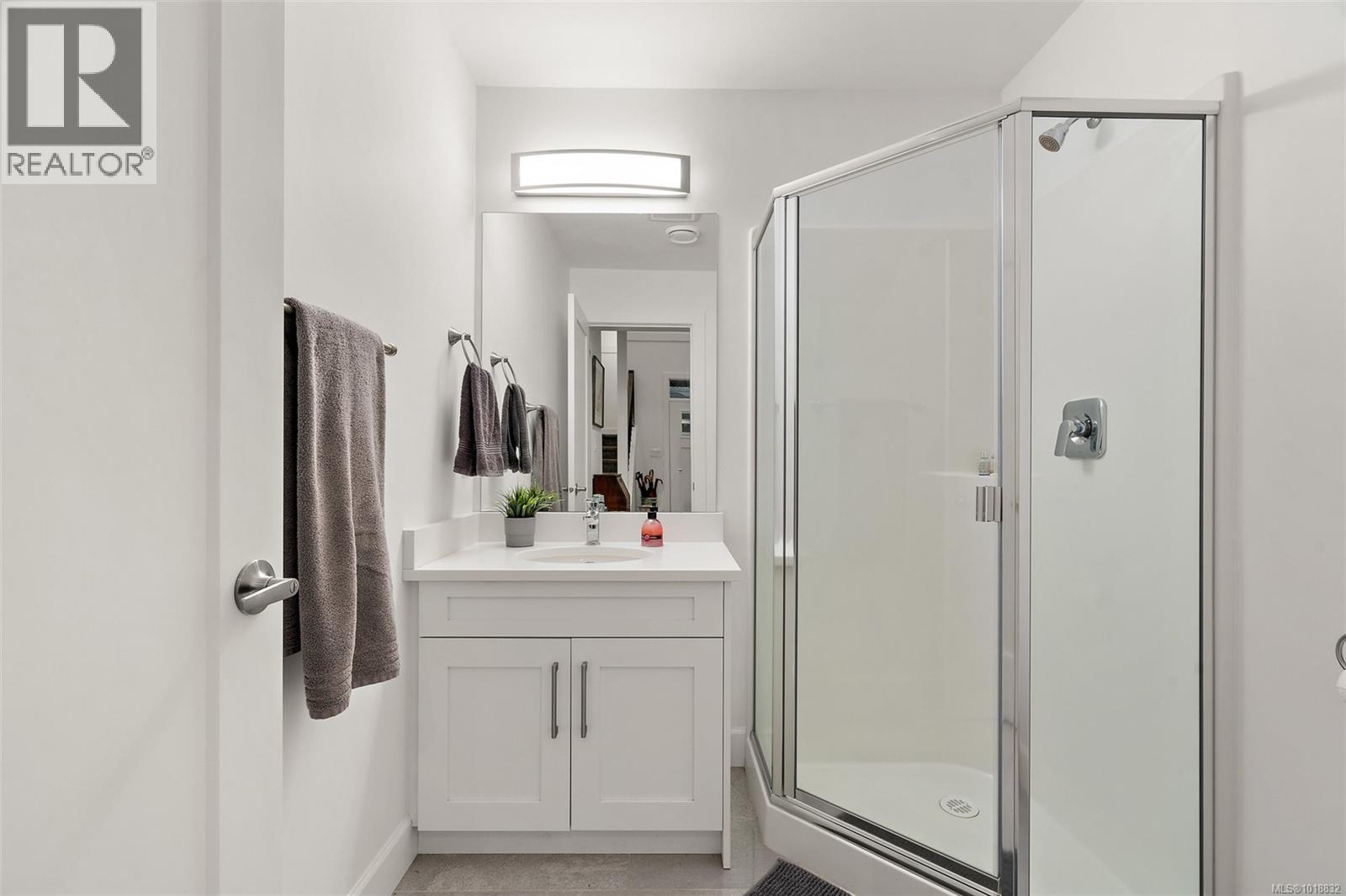 5869 Deuchars Dr, Duncan