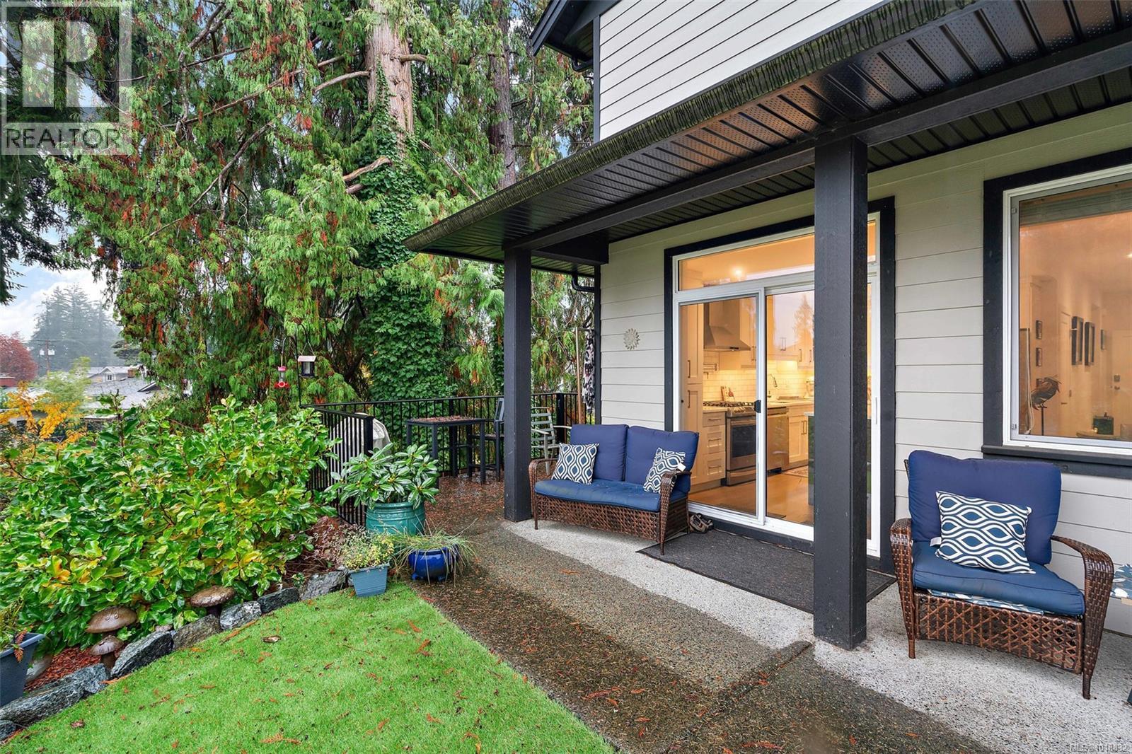 5869 Deuchars Dr, Duncan