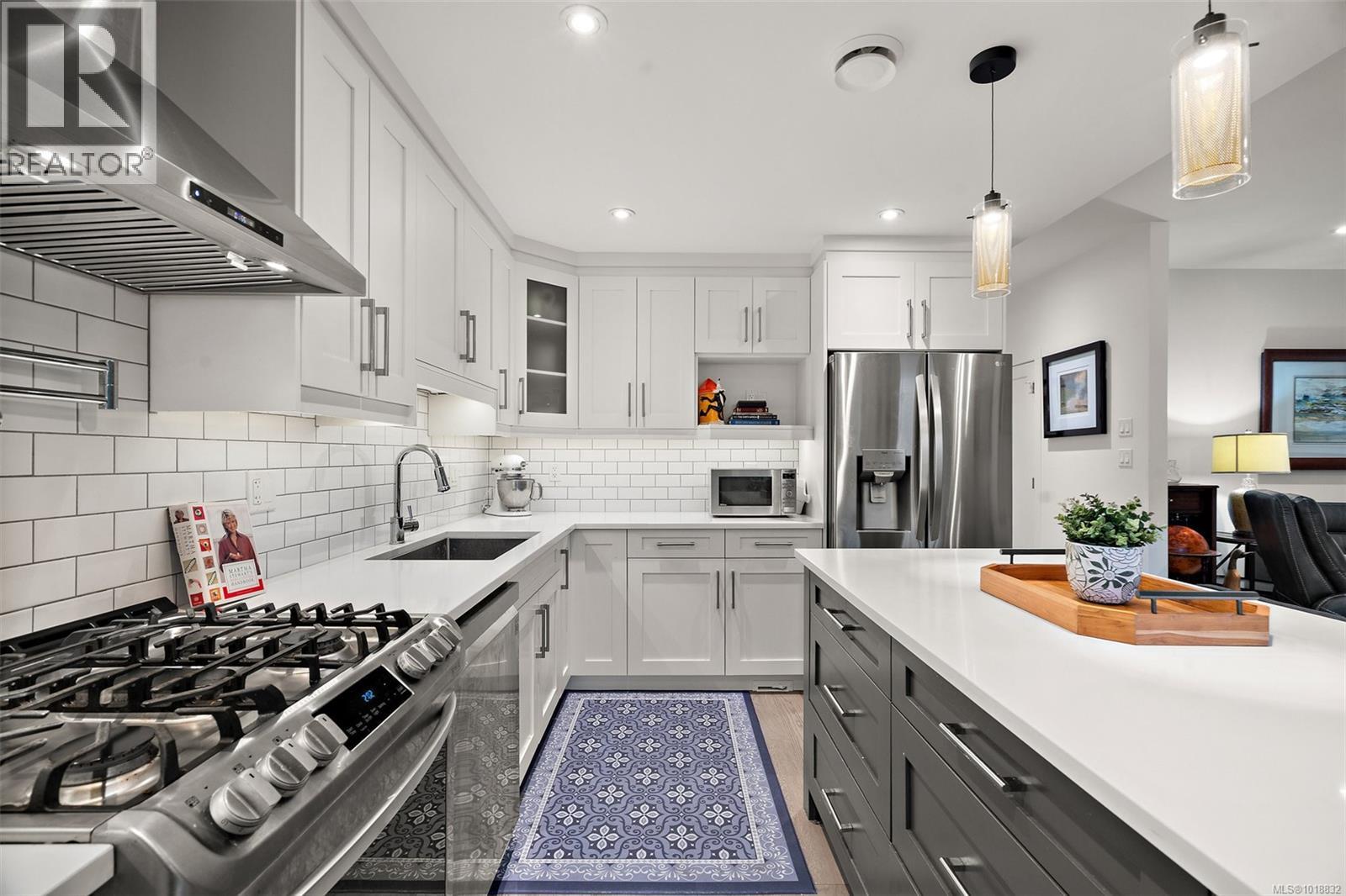 5869 Deuchars Dr, Duncan