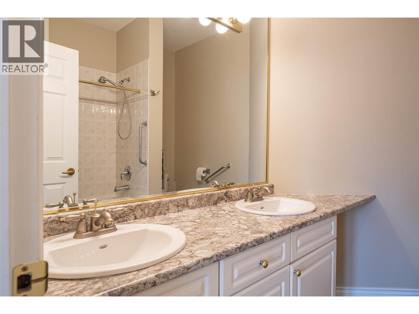 3300 Centennial Drive Unit# 411, Vernon