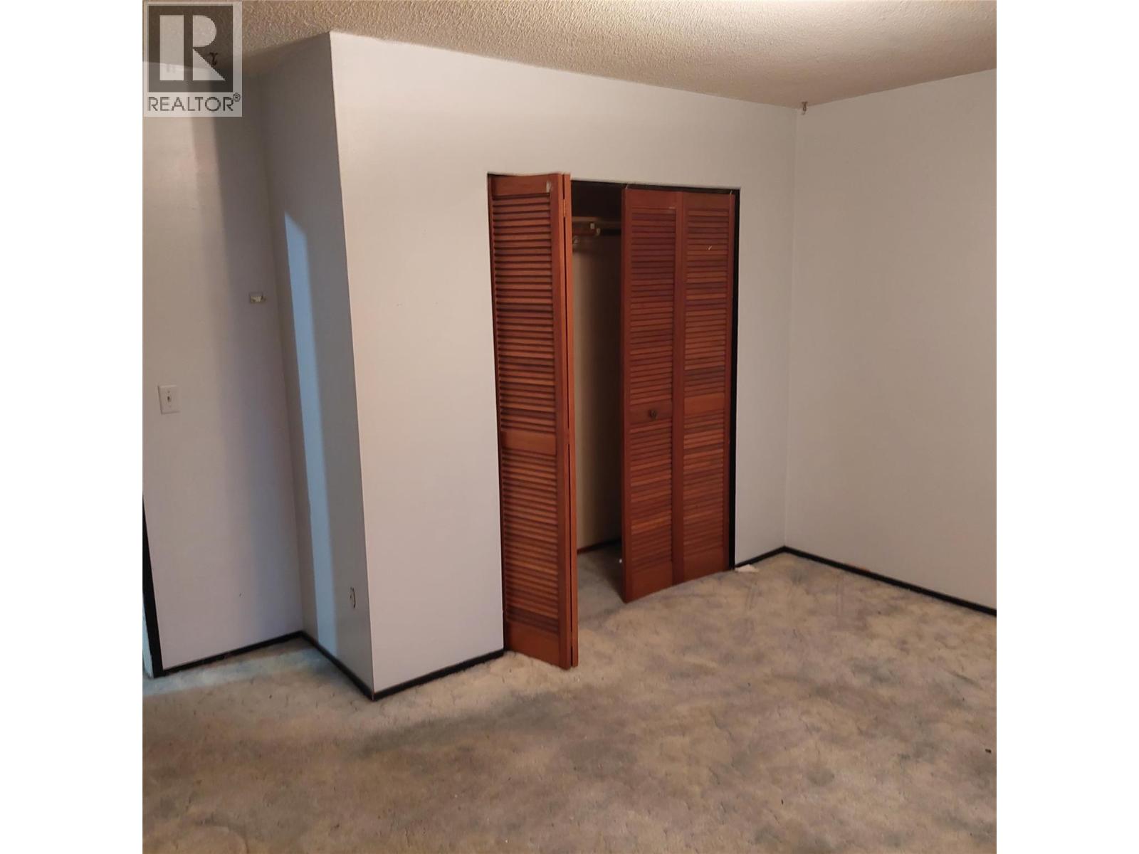  6942 Longacre Drive, Vernon