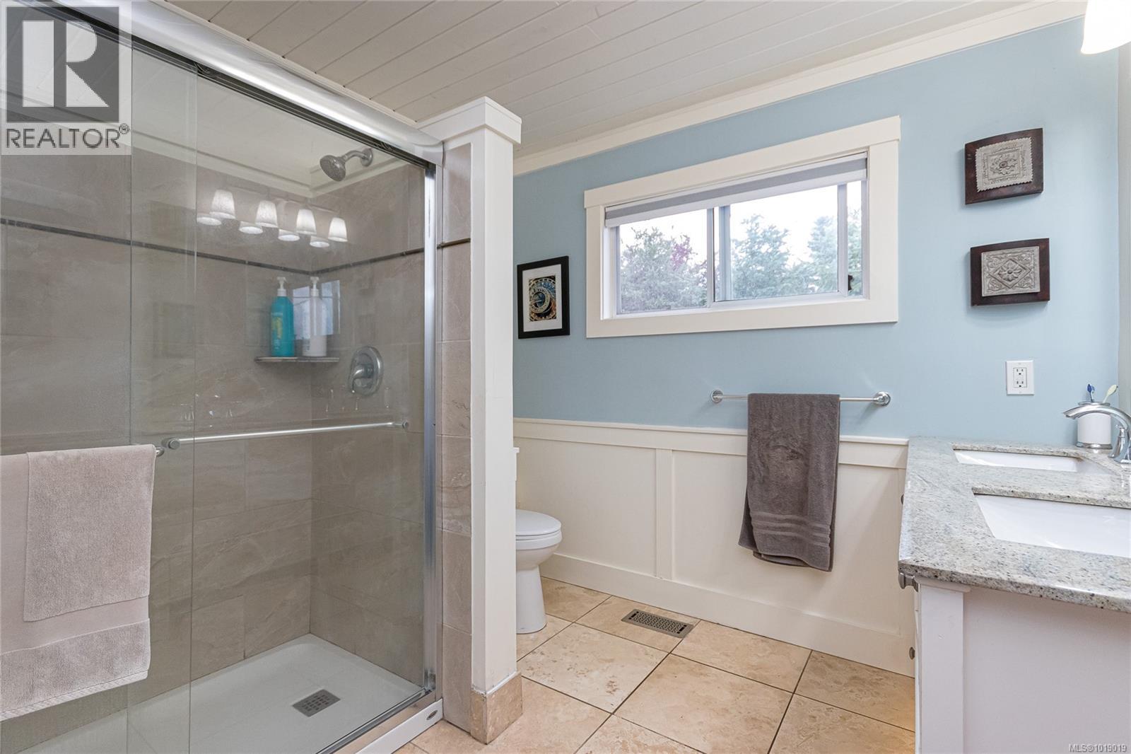 660 Frayne Rd, Mill Bay