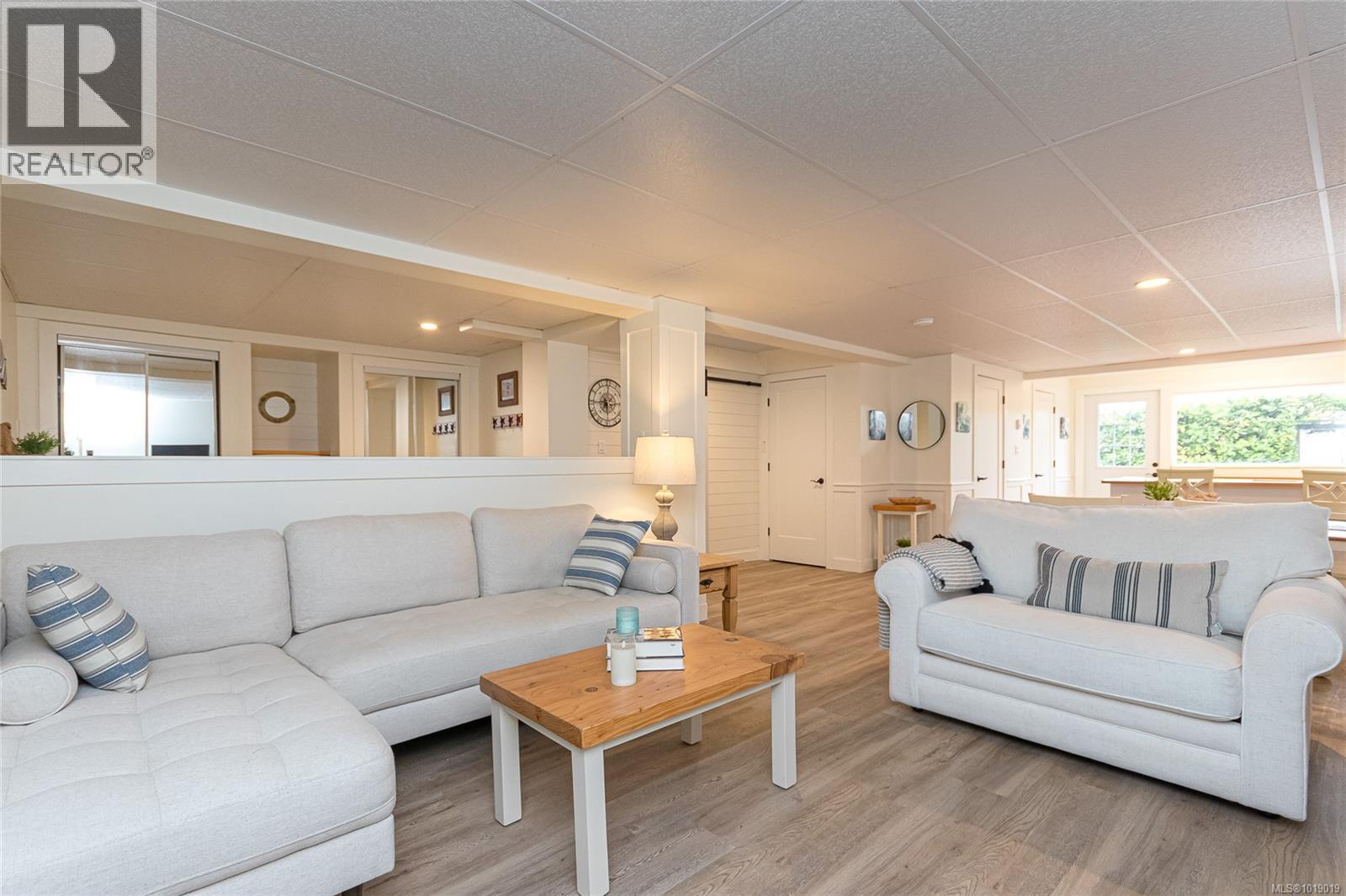 660 Frayne Rd, Mill Bay