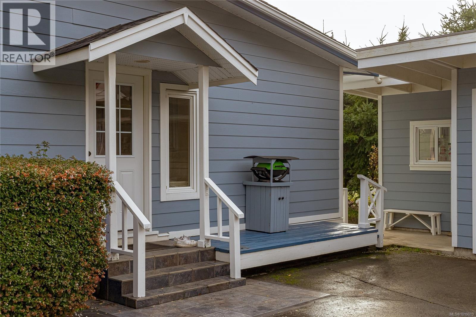 660 Frayne Rd, Mill Bay