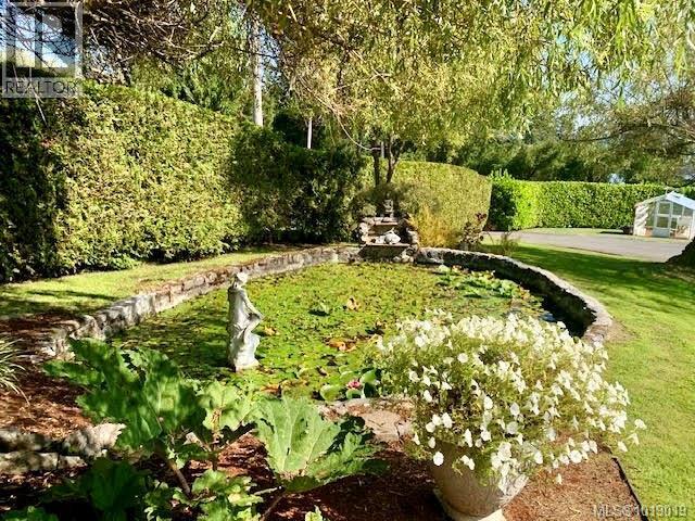 660 Frayne Rd, Mill Bay