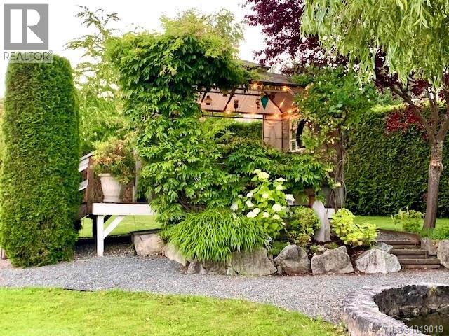 660 Frayne Rd, Mill Bay