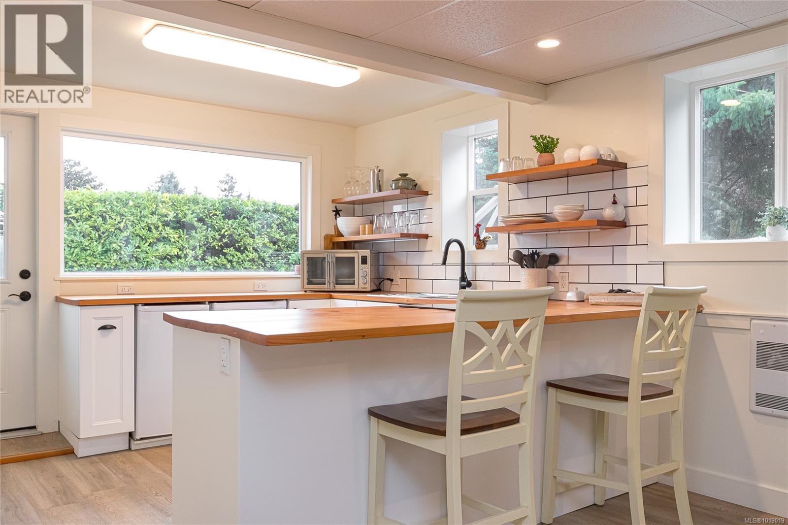 660 Frayne Rd, Mill Bay