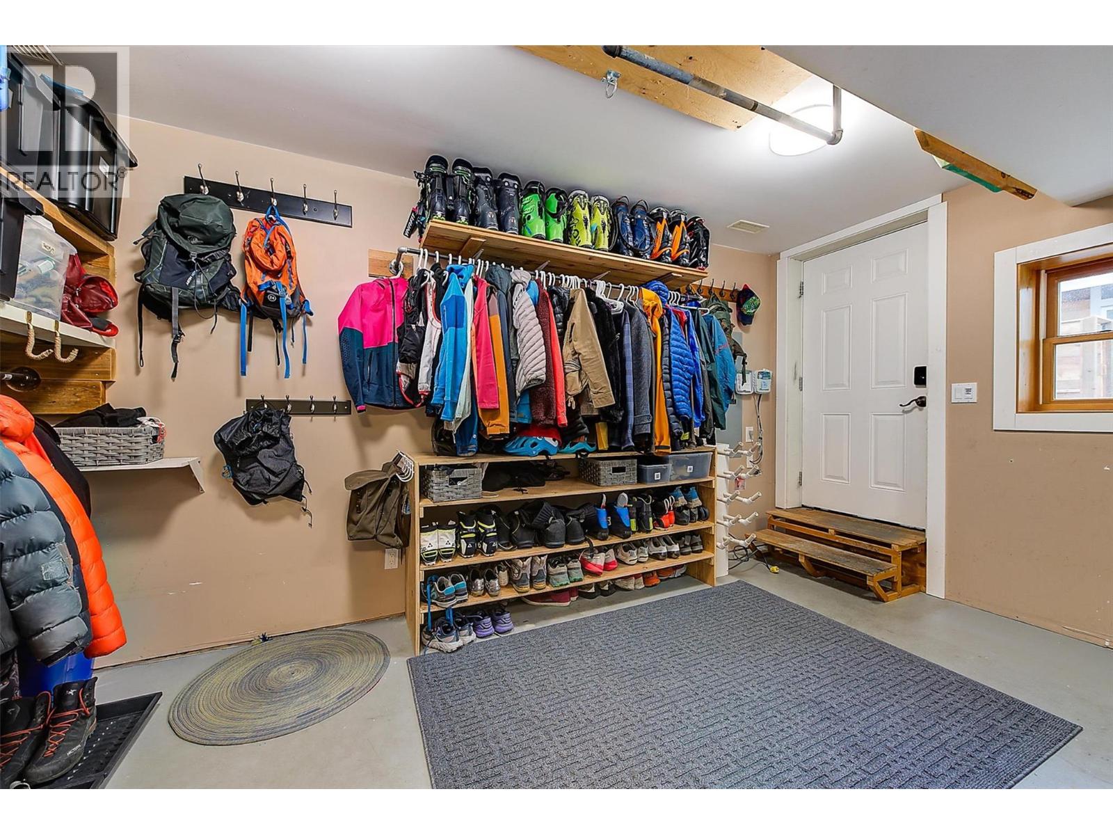  640 ROANOKE Avenue, Kelowna