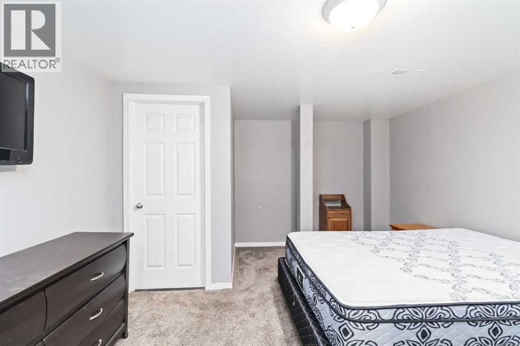 328 Burton Place, Fort McMurray