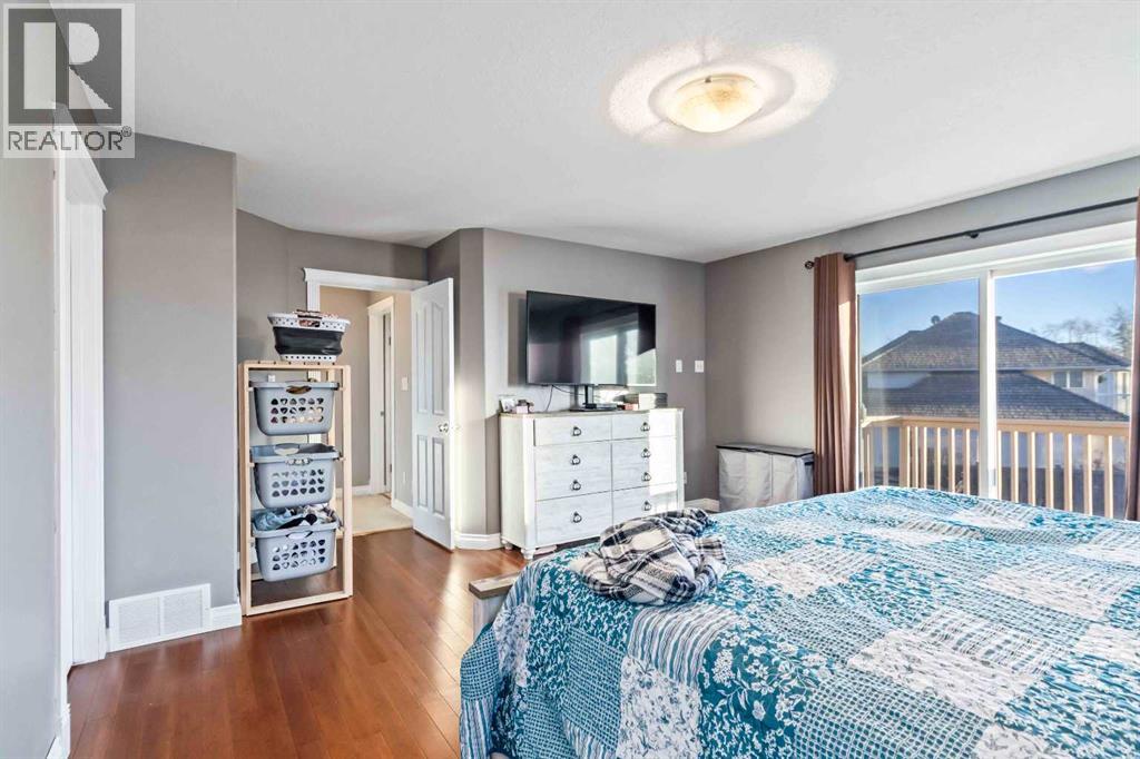 328 Burton Place, Fort McMurray