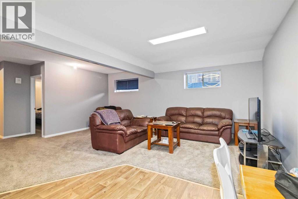 328 Burton Place, Fort McMurray