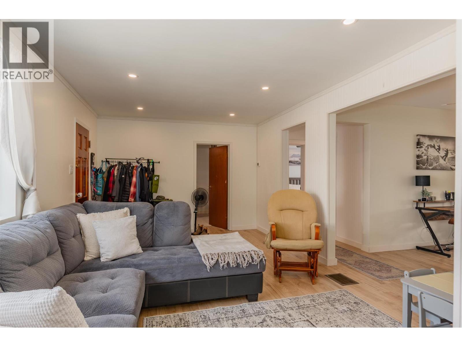 1953 PLEWMAN Way, Rossland