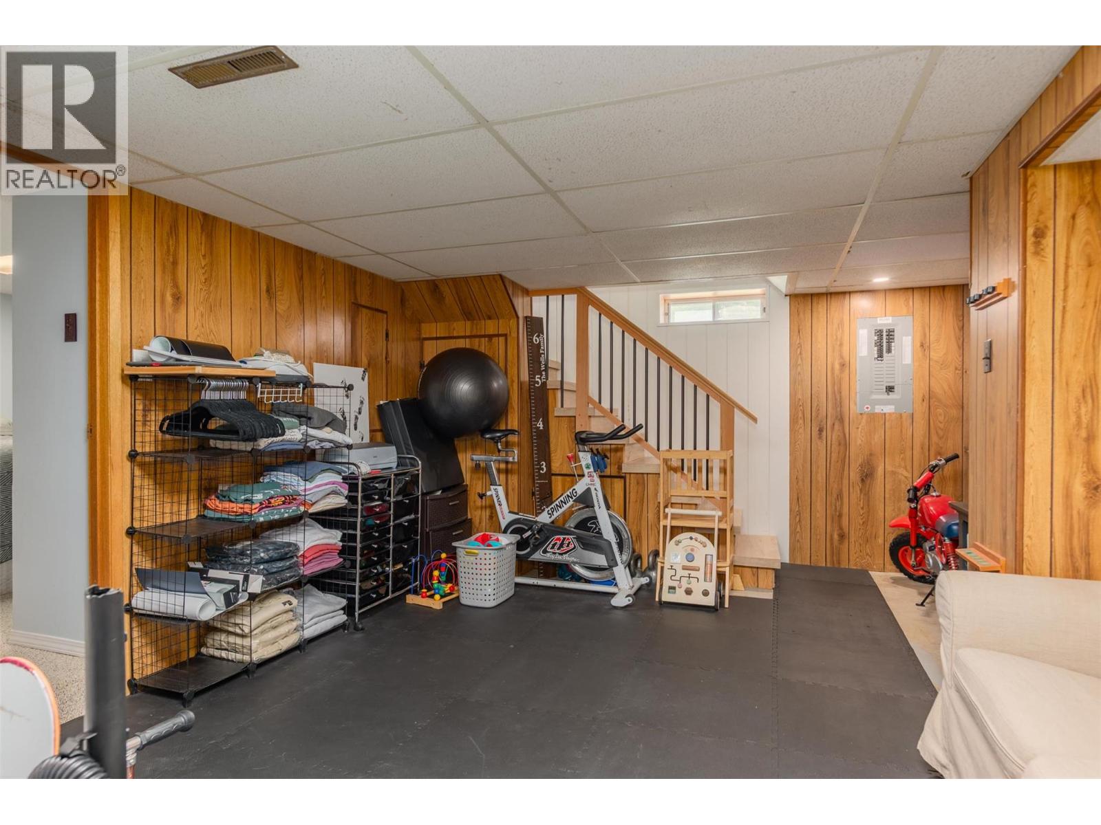 1953 PLEWMAN Way, Rossland