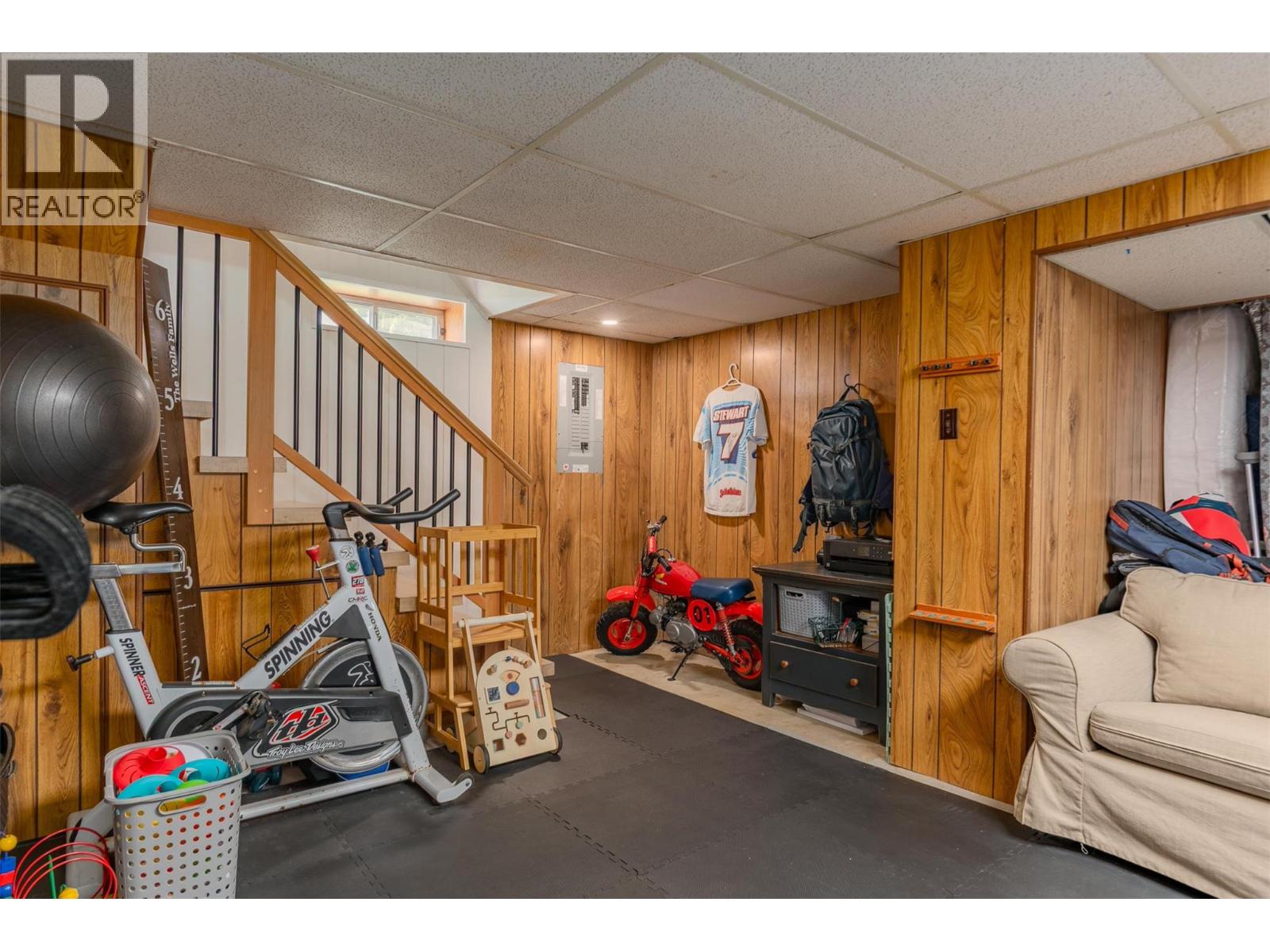 1953 PLEWMAN Way, Rossland