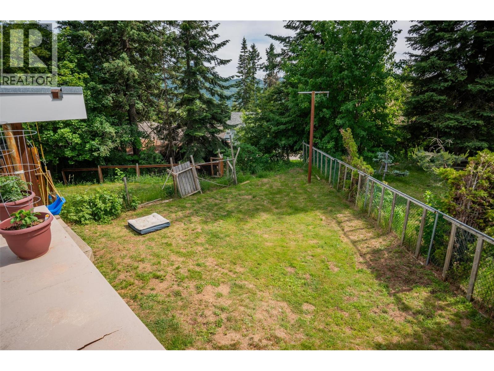 1953 PLEWMAN Way, Rossland