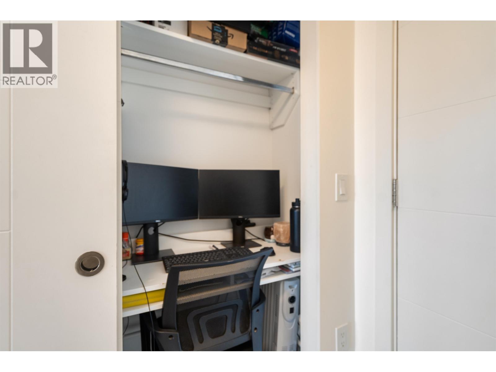 404 2160 GRANT AVENUE, Port Coquitlam