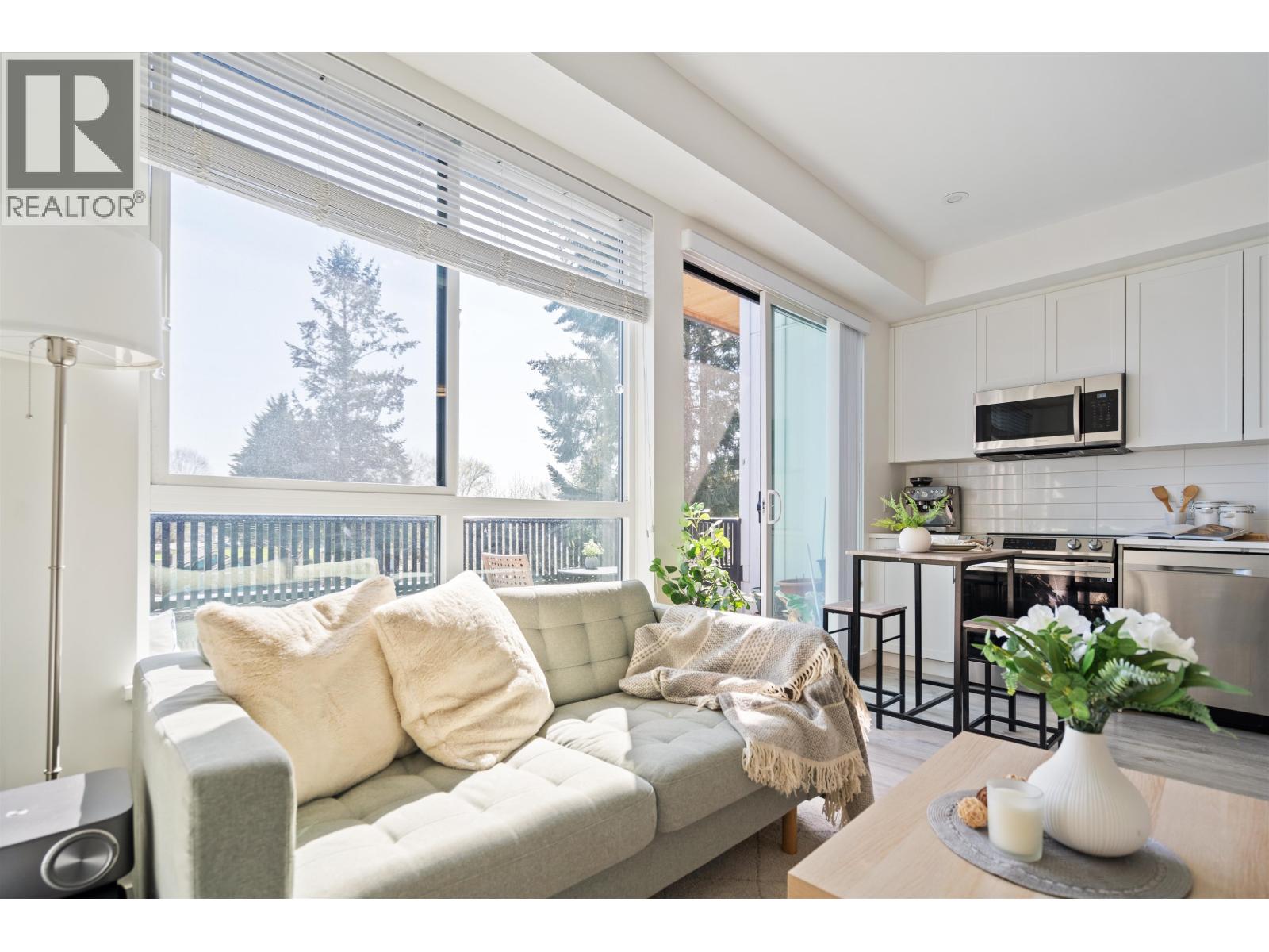 404 2160 GRANT AVENUE, Port Coquitlam