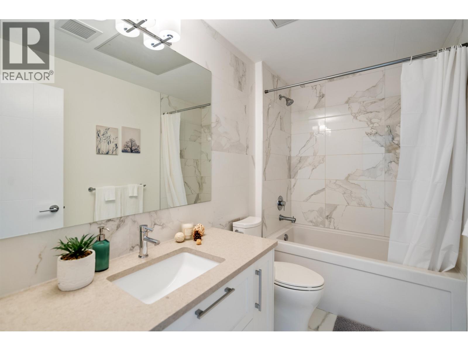 404 2160 GRANT AVENUE, Port Coquitlam